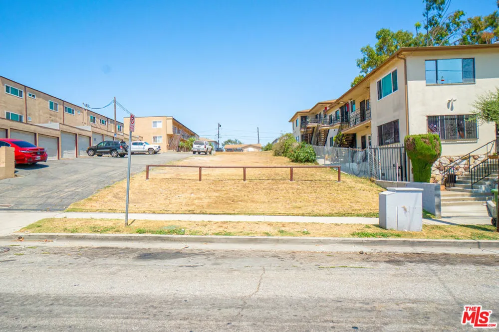 335 Warren Lane Inglewood, CA 90302