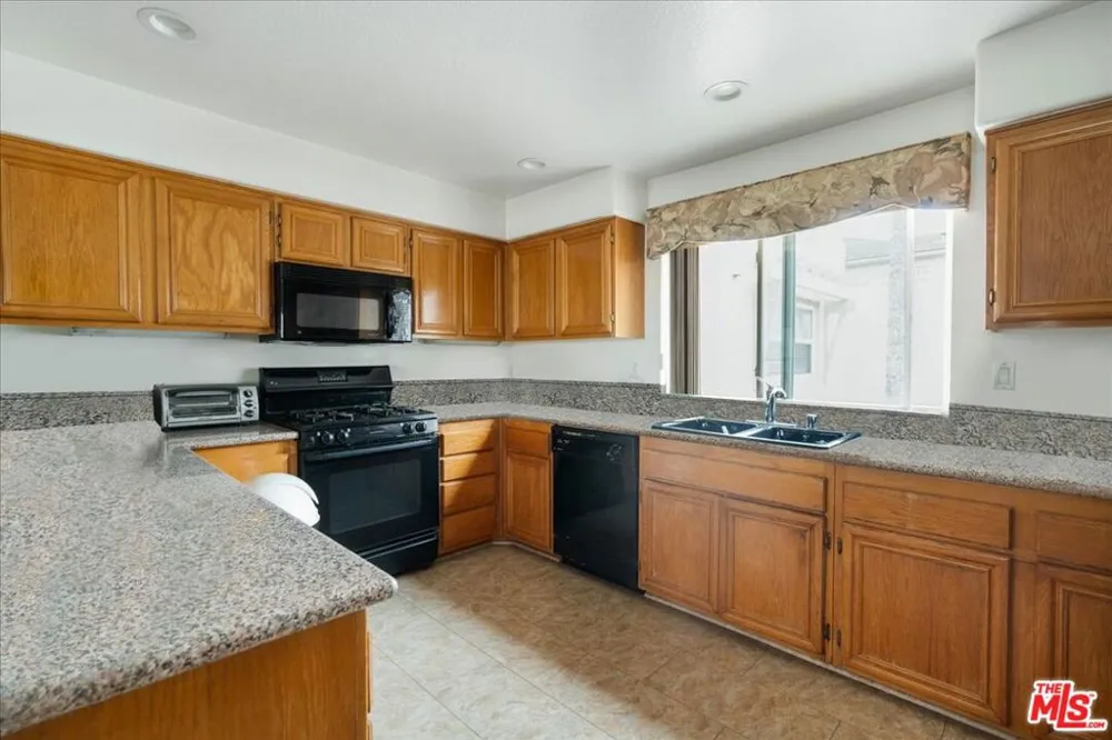 7307 Hannum Avenue Culver City, CA 90230