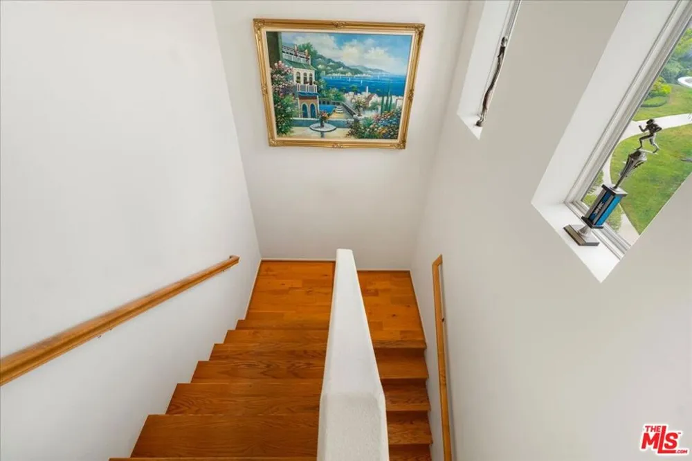 7307 Hannum Avenue Culver City, CA 90230