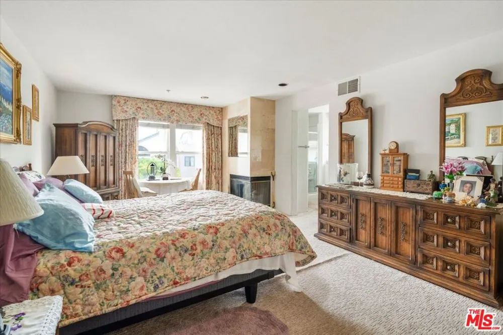 7307 Hannum Avenue Culver City, CA 90230