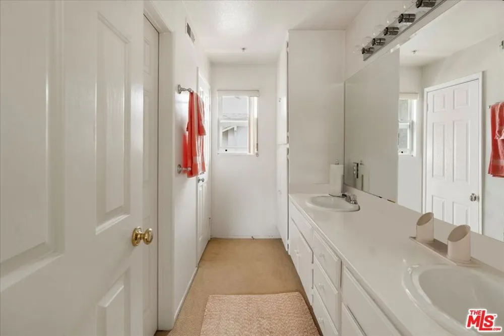 7307 Hannum Avenue Culver City, CA 90230