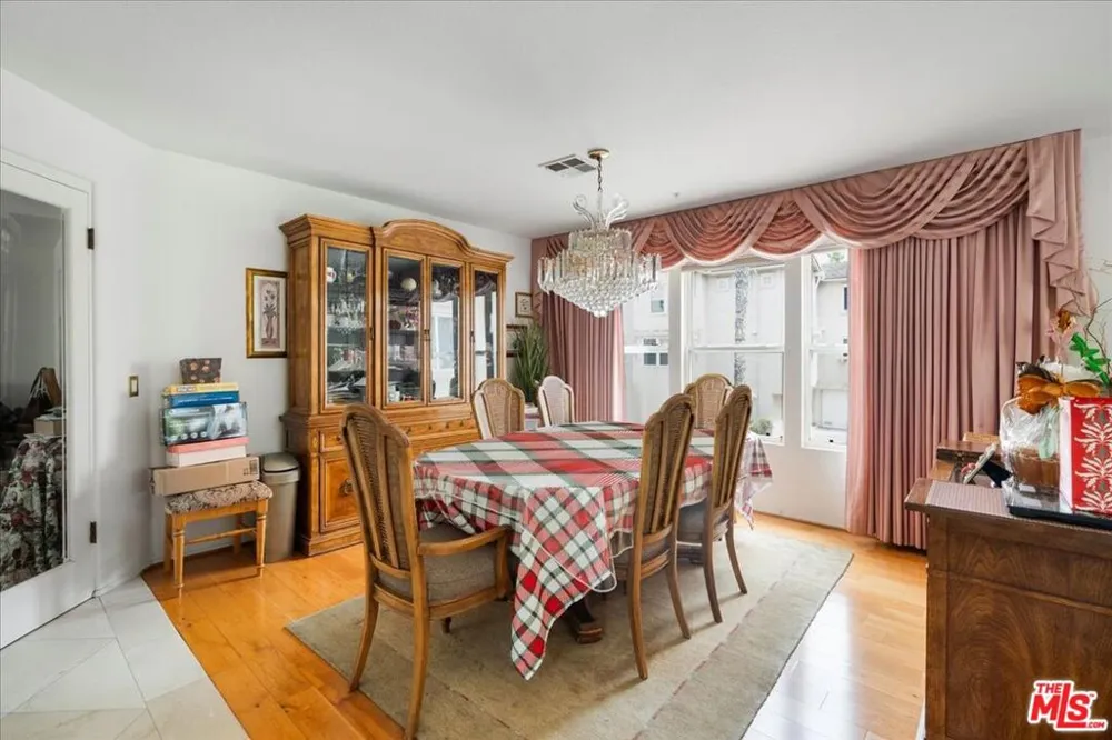 7307 Hannum Avenue Culver City, CA 90230
