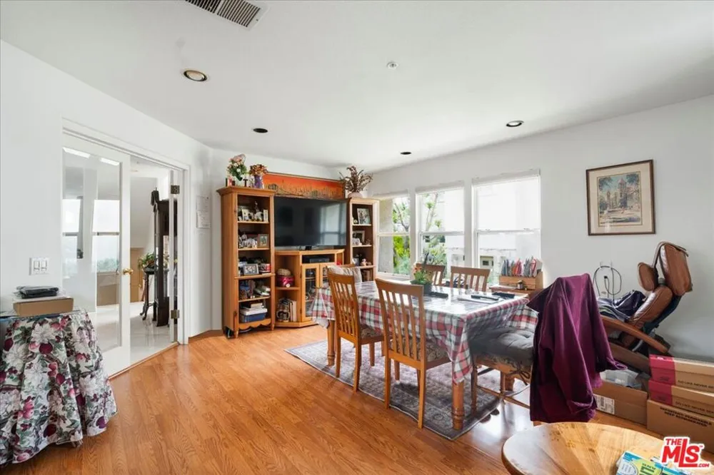 7307 Hannum Avenue Culver City, CA 90230