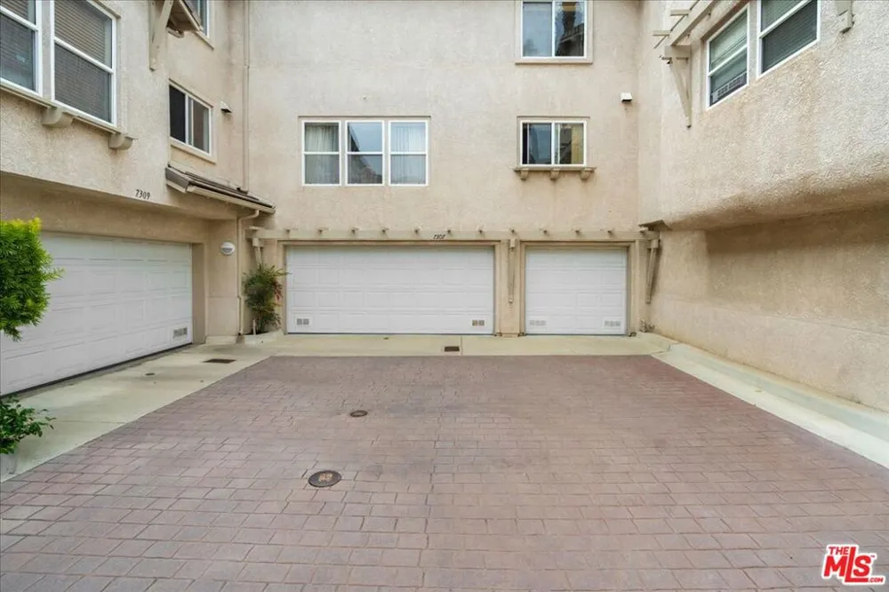 7307 Hannum Avenue Culver City, CA 90230