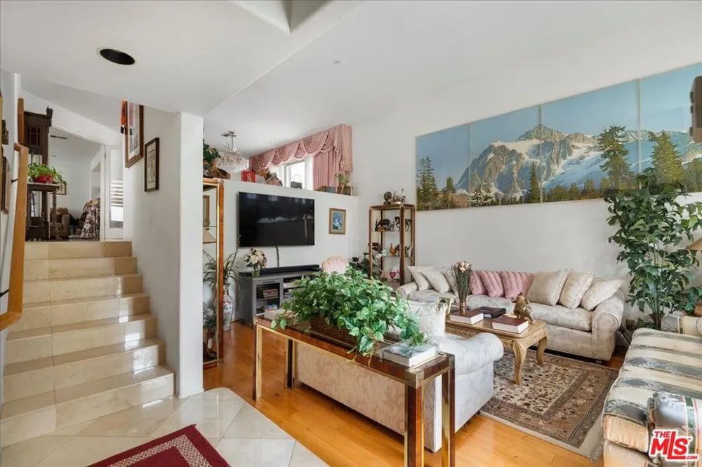 7307 Hannum Avenue Culver City, CA 90230