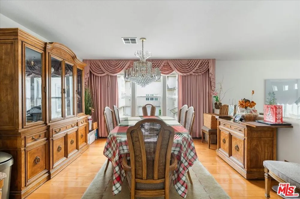 7307 Hannum Avenue Culver City, CA 90230