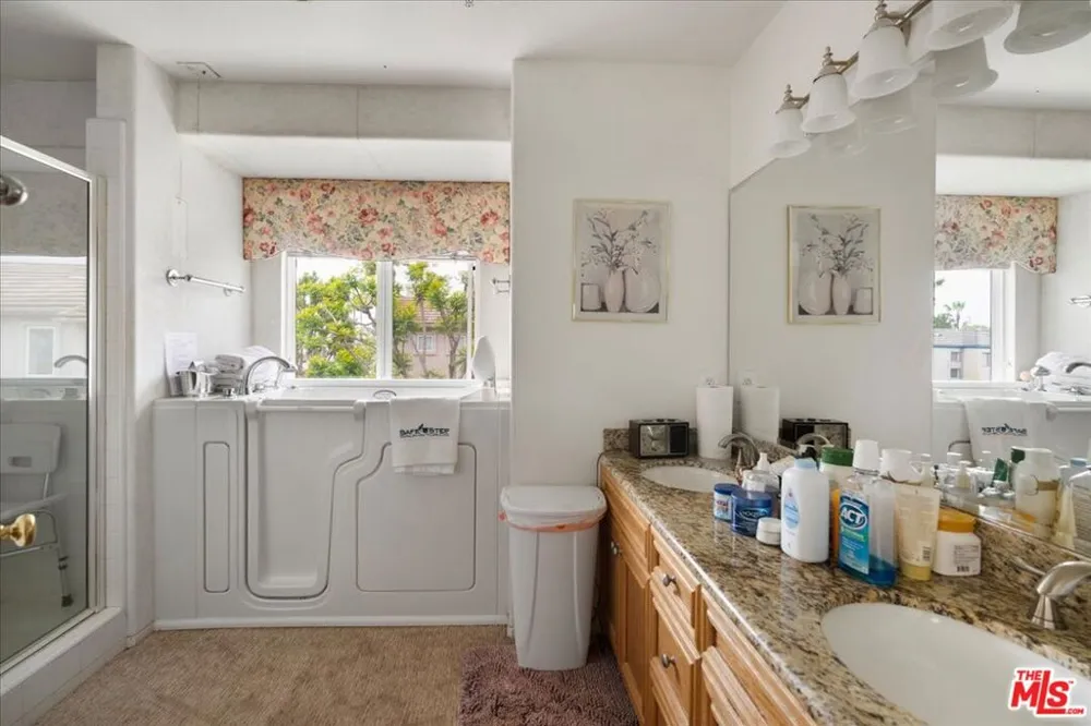 7307 Hannum Avenue Culver City, CA 90230
