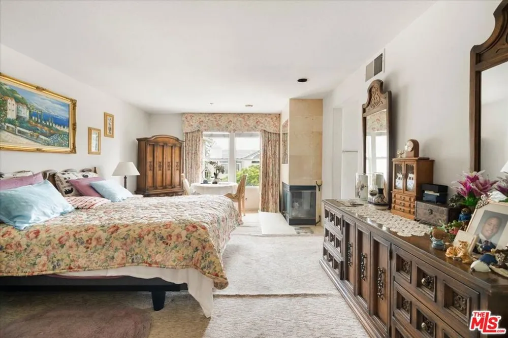 7307 Hannum Avenue Culver City, CA 90230