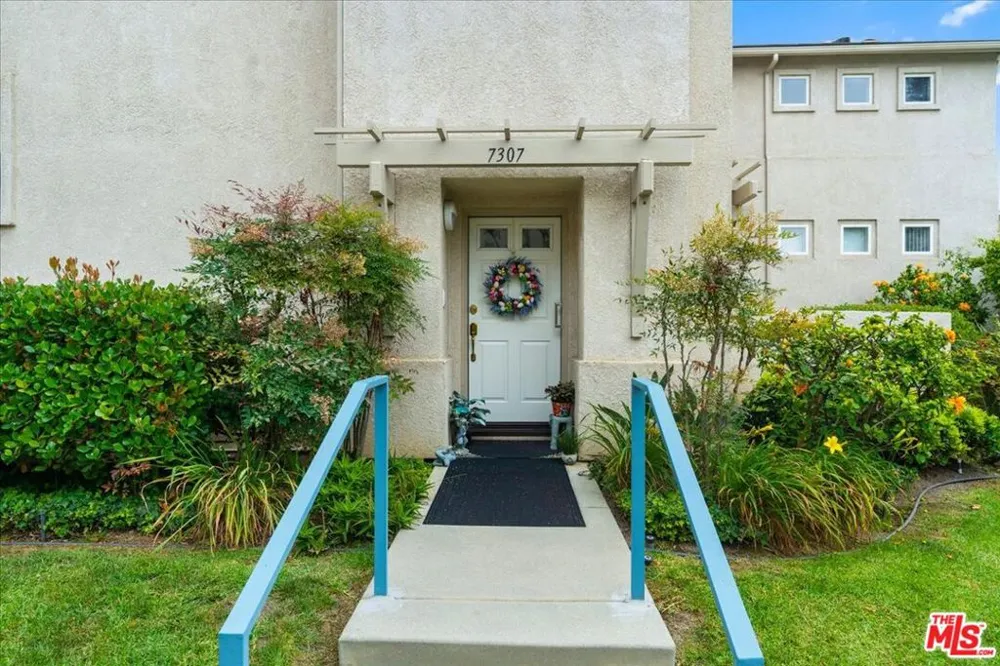 7307 Hannum Avenue Culver City, CA 90230