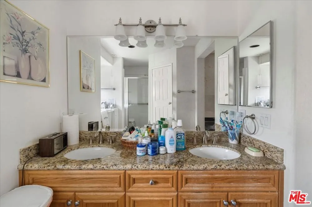7307 Hannum Avenue Culver City, CA 90230