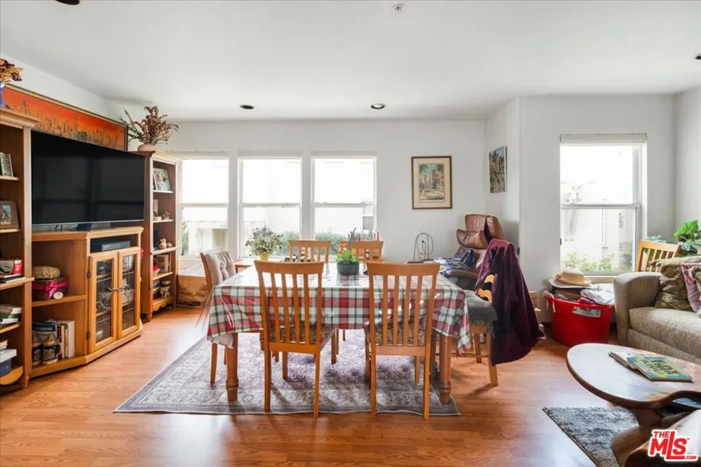 7307 Hannum Avenue Culver City, CA 90230
