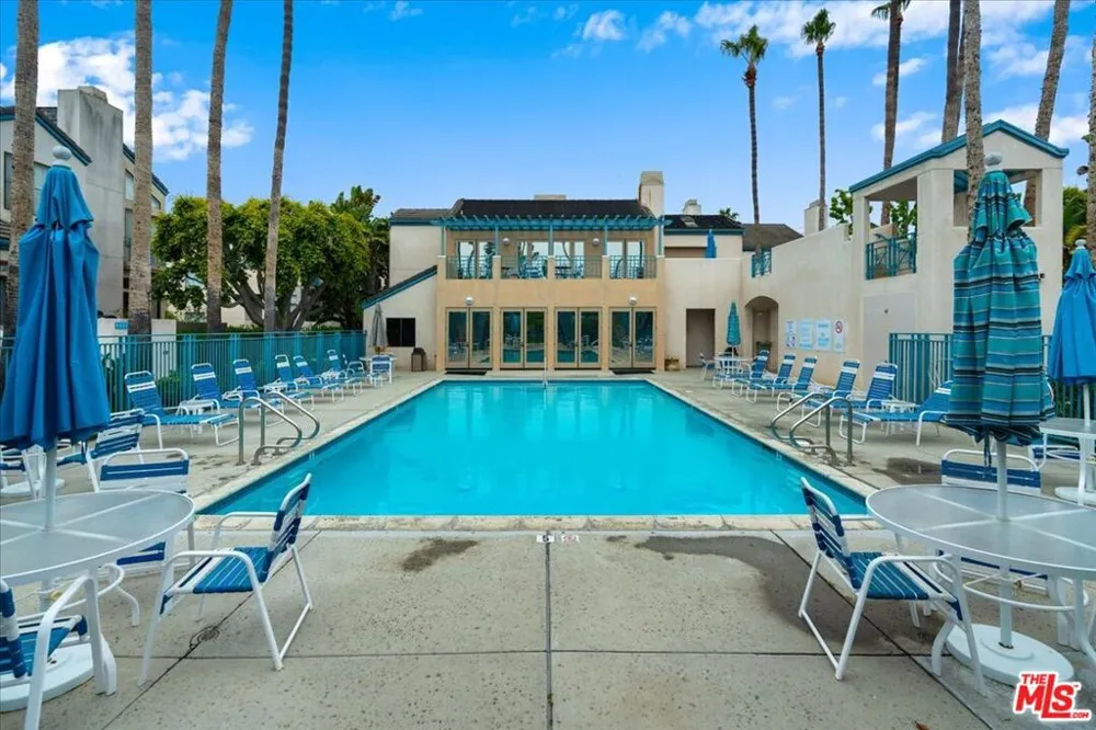7307 Hannum Avenue Culver City, CA 90230