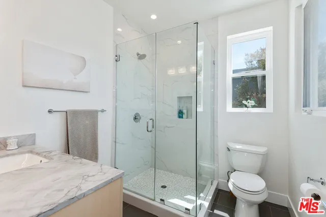 7447 W 81ST STREET Los Angeles, CA 90045
