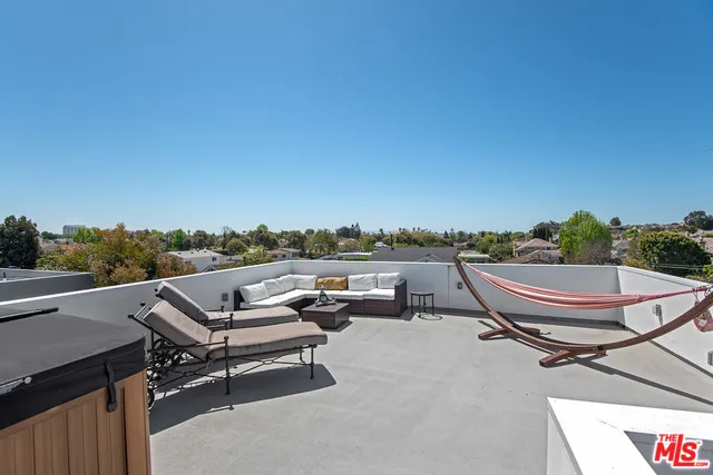 7447 W 81ST STREET Los Angeles, CA 90045