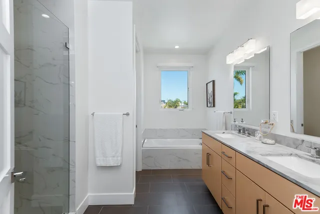 7447 W 81ST STREET Los Angeles, CA 90045
