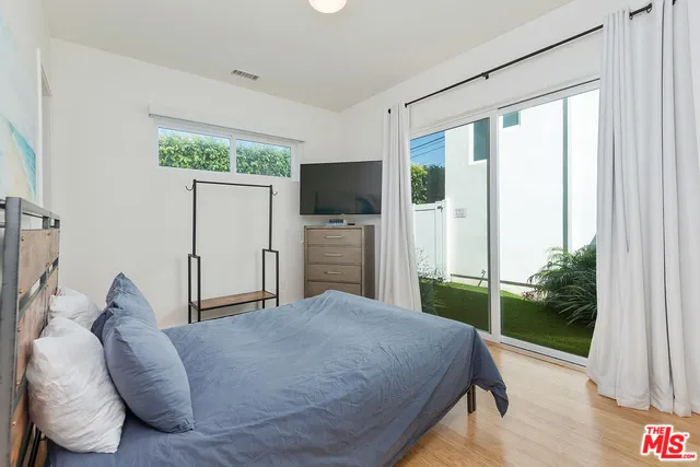 7447 W 81ST STREET Los Angeles, CA 90045