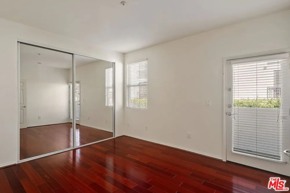 11737 Goshen Avenue #302 Los Angeles, CA 90049