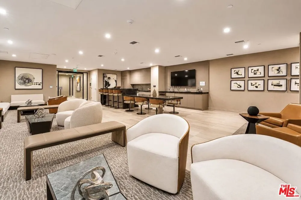 728 Sweetzer Avenue #112 West Hollywood, CA 90069