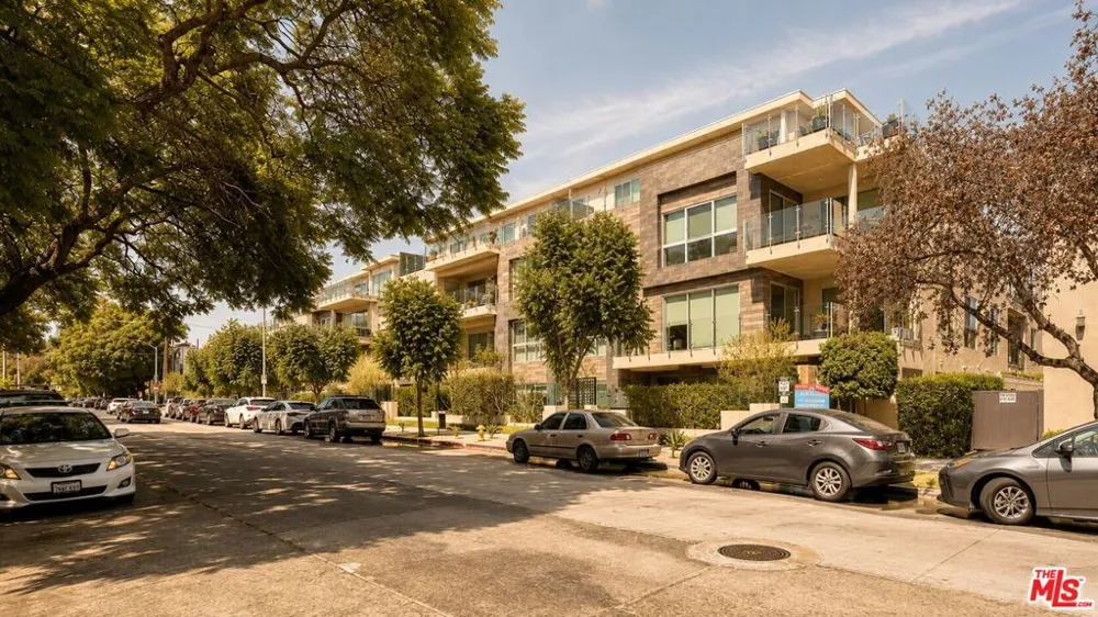 728 Sweetzer Avenue #112 West Hollywood, CA 90069