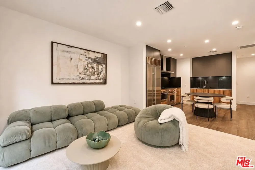 728 Sweetzer Avenue #112 West Hollywood, CA 90069