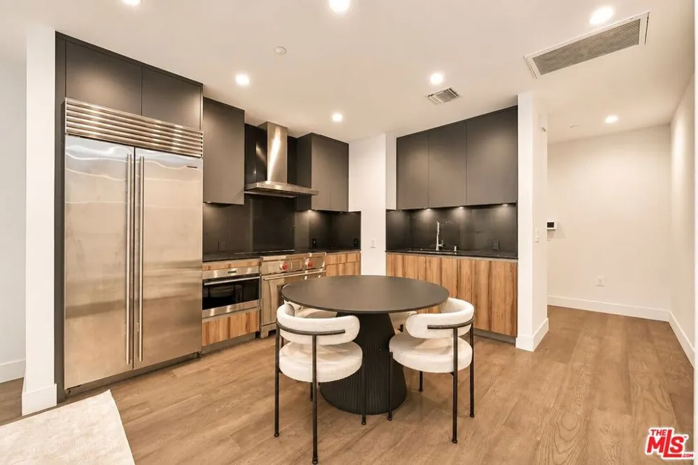 728 Sweetzer Avenue #112 West Hollywood, CA 90069