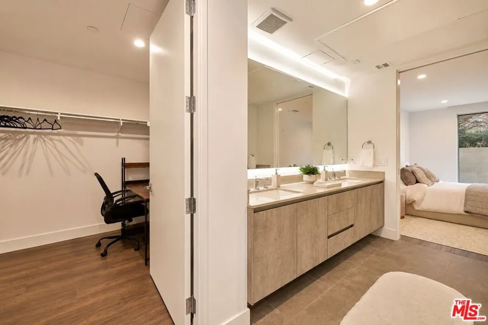 728 Sweetzer Avenue #112 West Hollywood, CA 90069