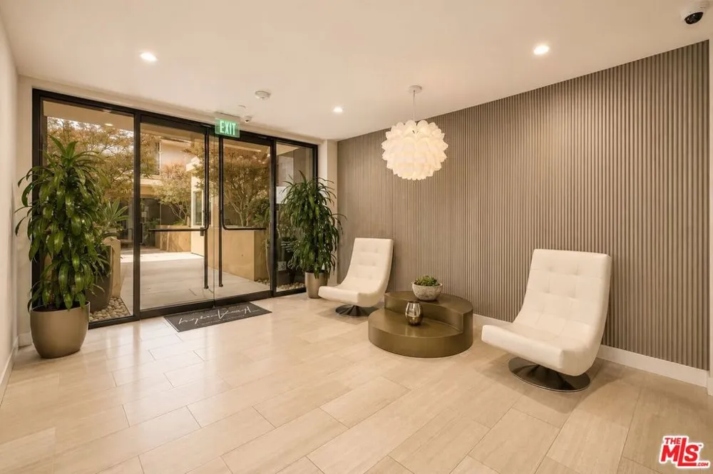 728 Sweetzer Avenue #112 West Hollywood, CA 90069