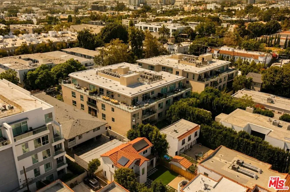 728 Sweetzer Avenue #112 West Hollywood, CA 90069