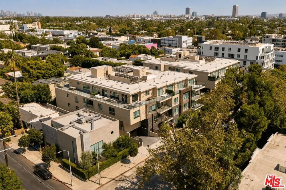 728 Sweetzer Avenue #112 West Hollywood, CA 90069