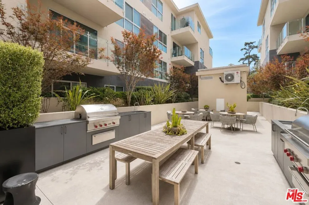 728 Sweetzer Avenue #112 West Hollywood, CA 90069