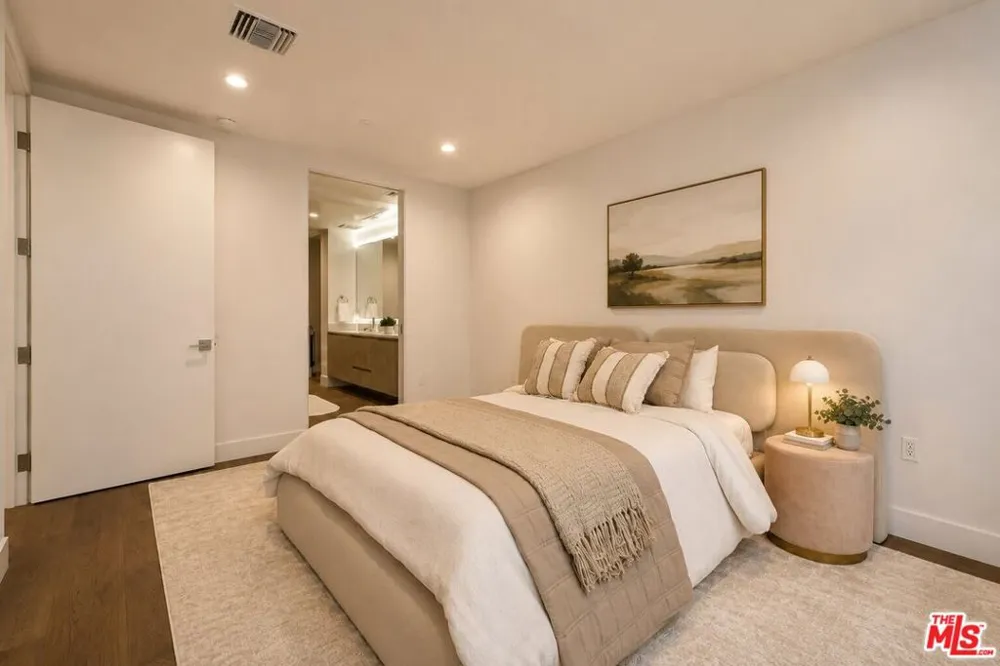 728 Sweetzer Avenue #112 West Hollywood, CA 90069