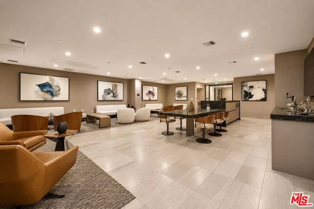 728 Sweetzer Avenue #112 West Hollywood, CA 90069