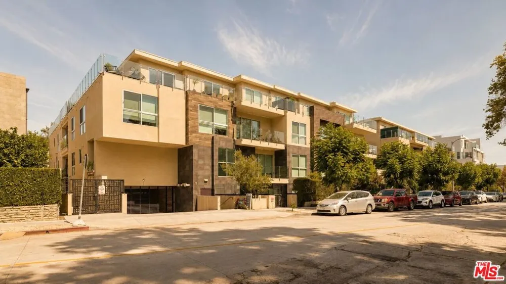 728 Sweetzer Avenue #112 West Hollywood, CA 90069