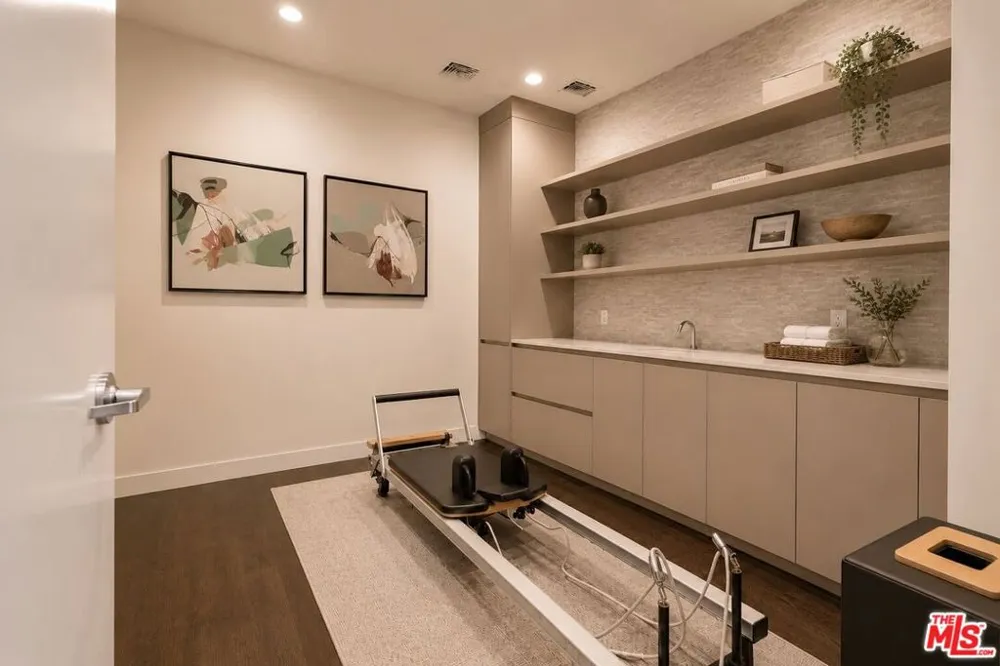 728 Sweetzer Avenue #112 West Hollywood, CA 90069
