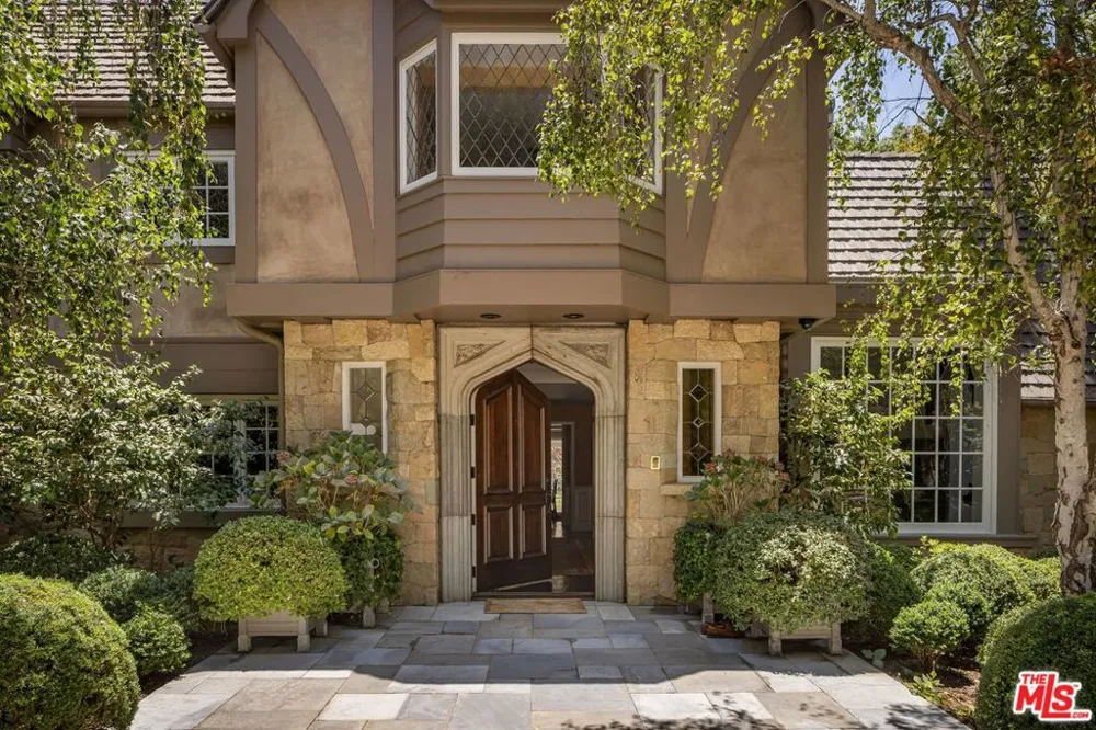 12824 Evanston Street Los Angeles, CA 90049