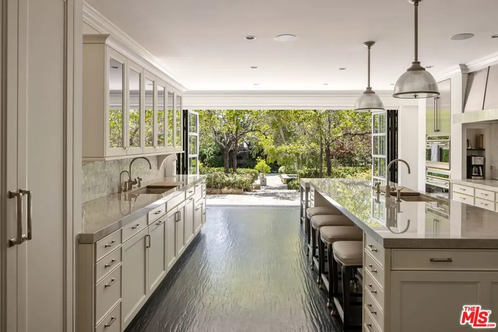 12824 Evanston Street Los Angeles, CA 90049