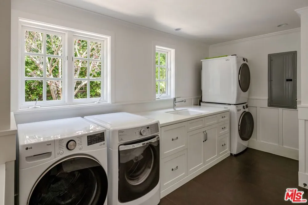 12824 Evanston Street Los Angeles, CA 90049