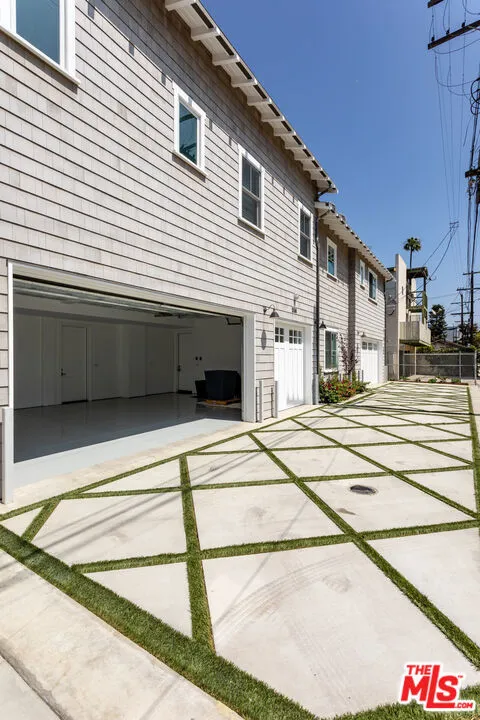 550 San Juan Avenue Venice, CA 90291