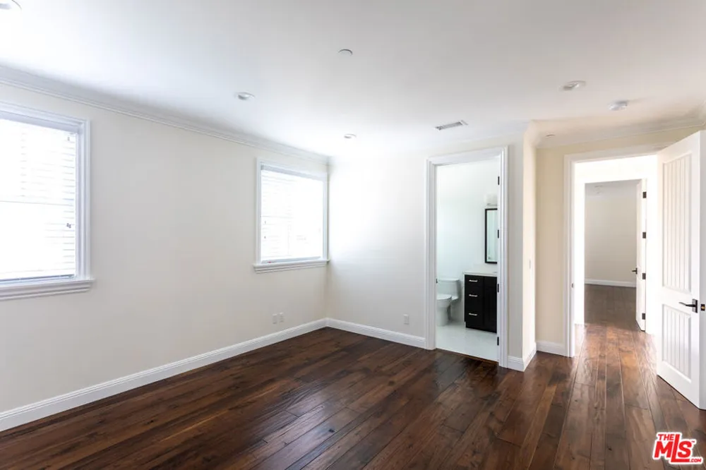 550 San Juan Avenue Venice, CA 90291