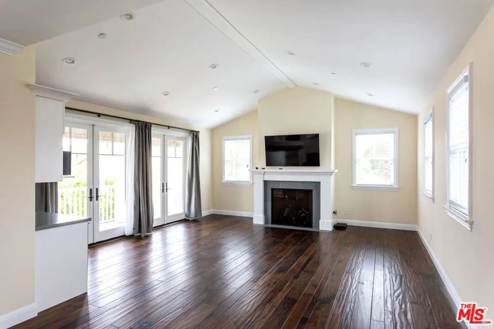 550 San Juan Avenue Venice, CA 90291