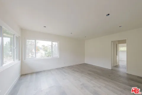 10043 Haines Canyon Avenue #F