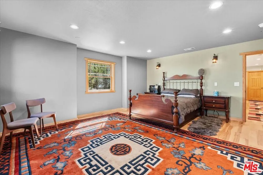 28200 Pine Canyon Road Lake Hughes, CA 93532