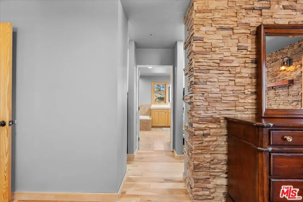 28200 Pine Canyon Road Lake Hughes, CA 93532