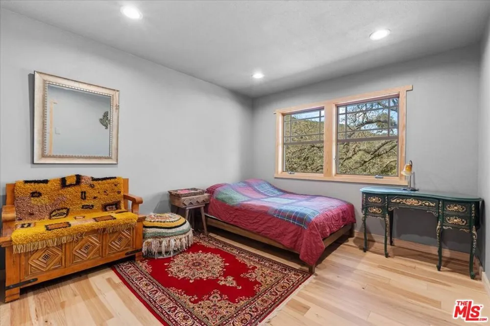 28200 Pine Canyon Road Lake Hughes, CA 93532
