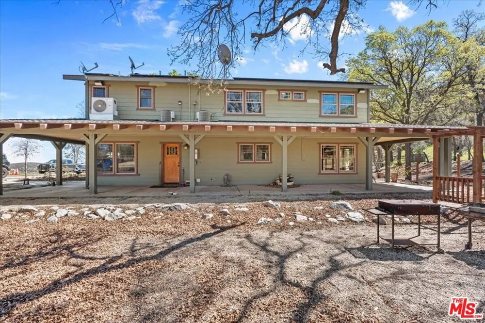 28200 Pine Canyon Road Lake Hughes, CA 93532