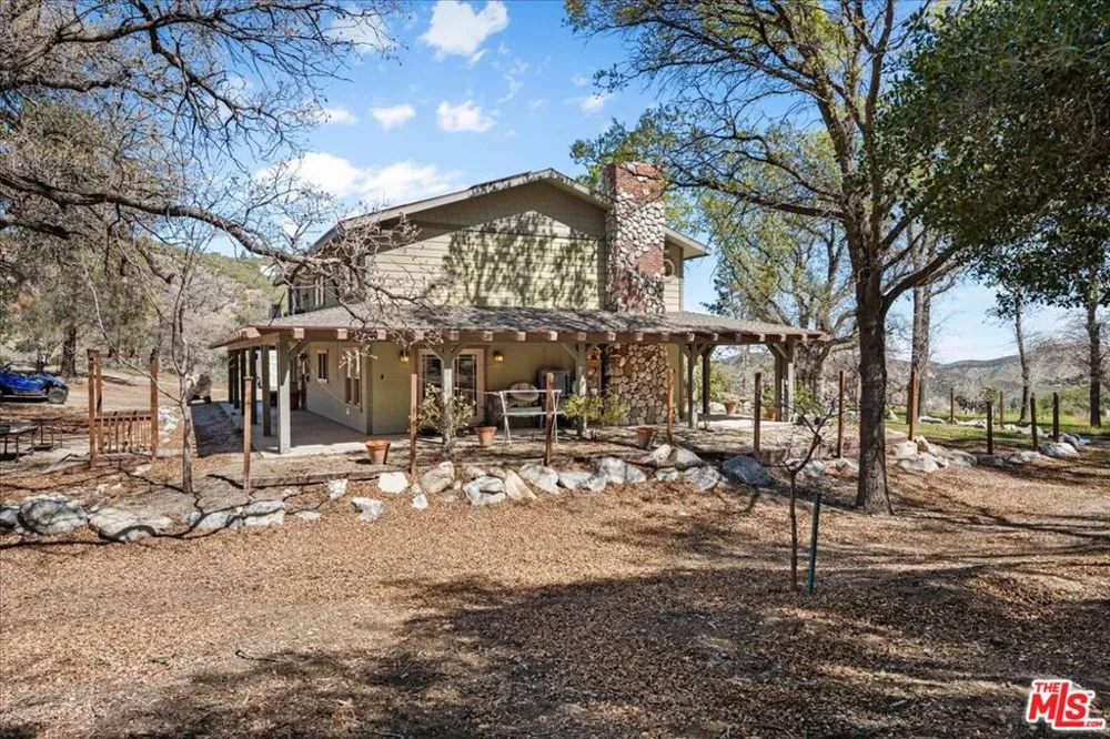 28200 Pine Canyon Road Lake Hughes, CA 93532