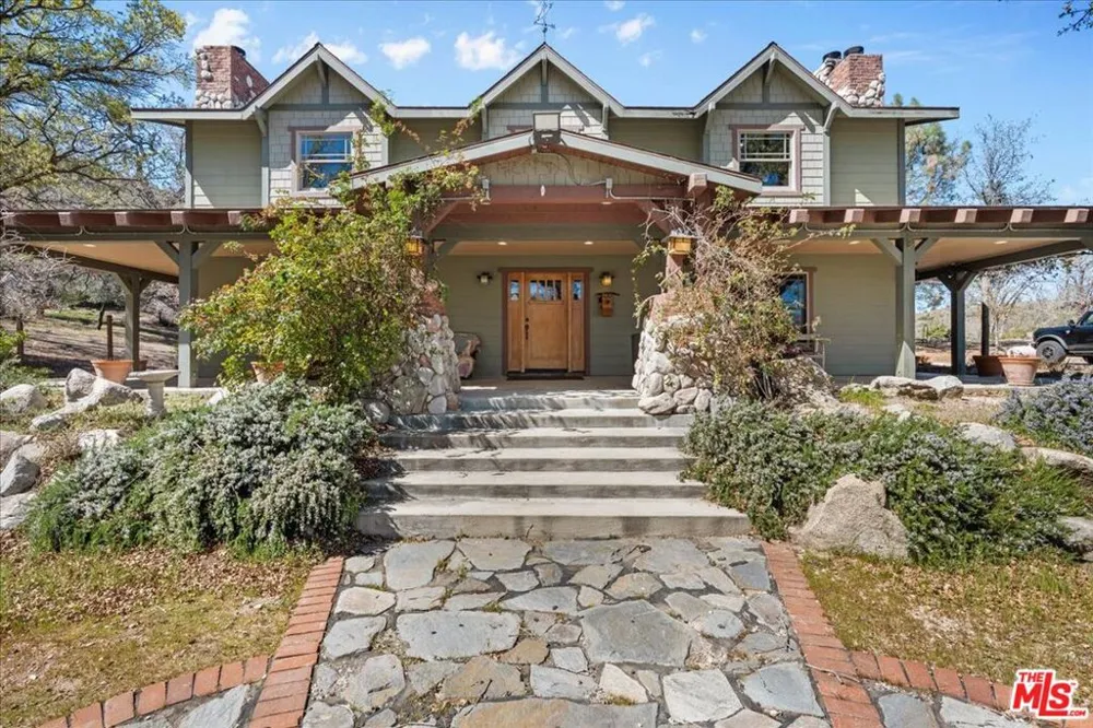 28200 Pine Canyon Road Lake Hughes, CA 93532