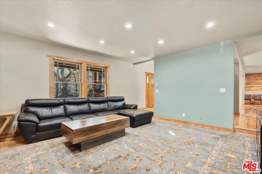 28200 Pine Canyon Road Lake Hughes, CA 93532