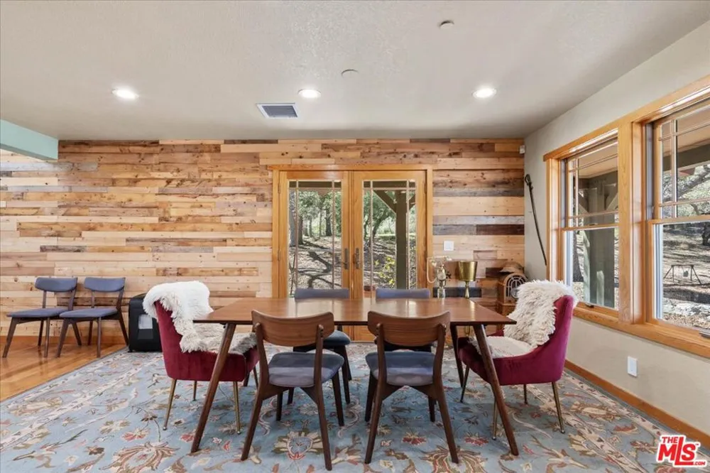 28200 Pine Canyon Road Lake Hughes, CA 93532