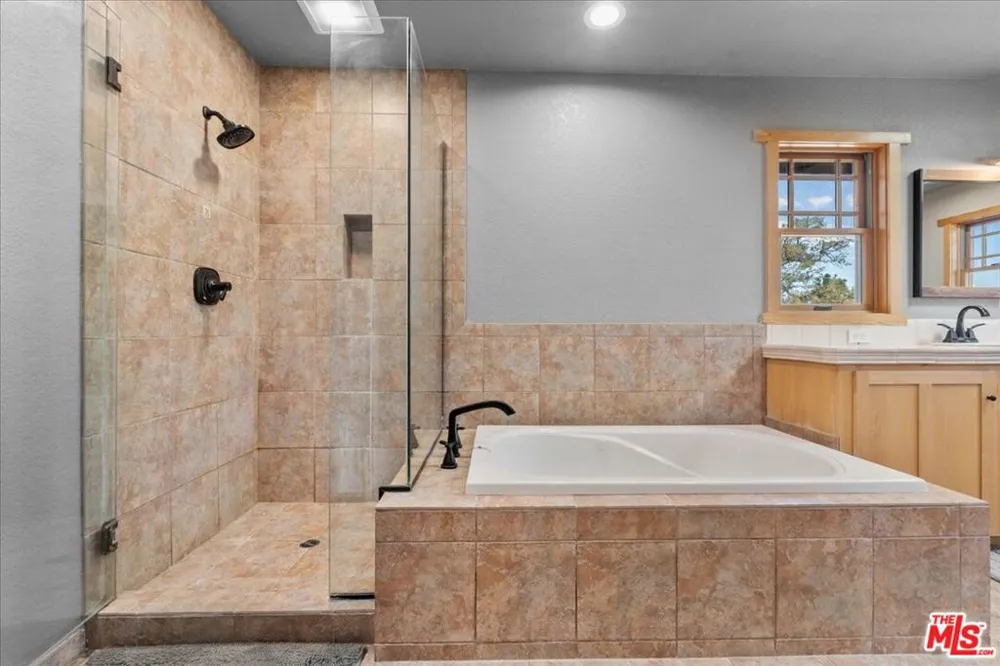 28200 Pine Canyon Road Lake Hughes, CA 93532